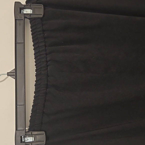 Elegant Black Women's Pants - Picture 3 of 5